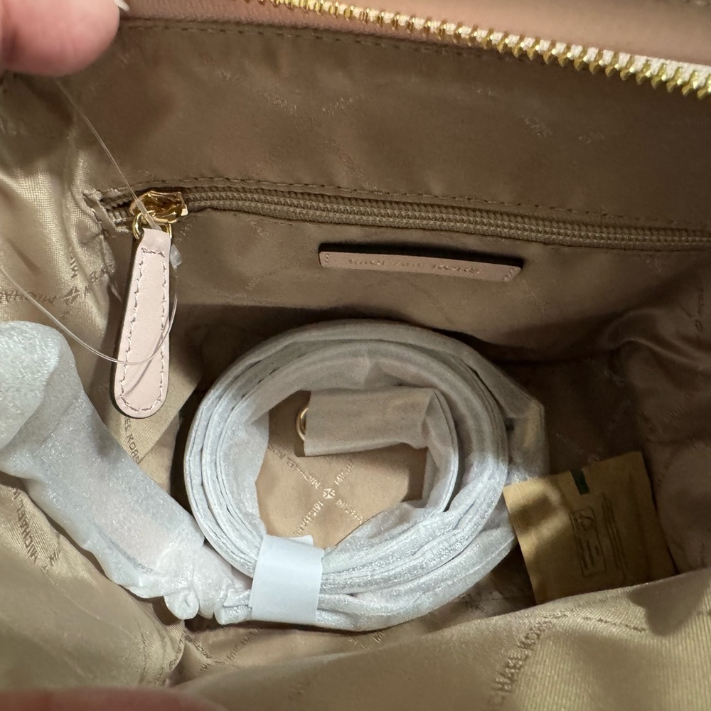 Michael Kors Powder Blush Satchel NWT - Picture 2 of 4